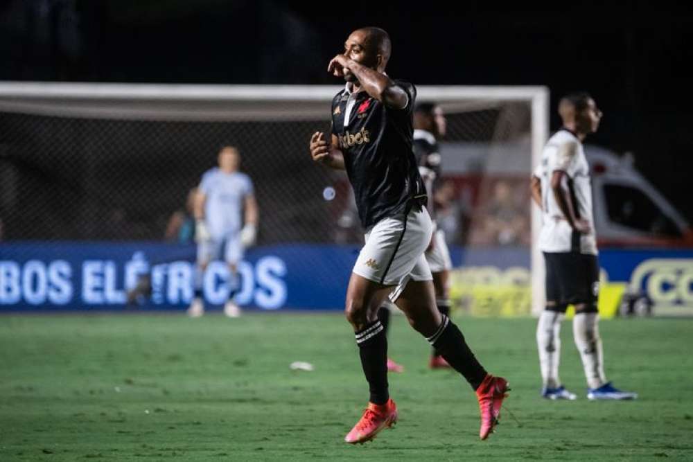 Vasco vence Botafogo por 1 a 0 e deixa Z4 do Brasileiro