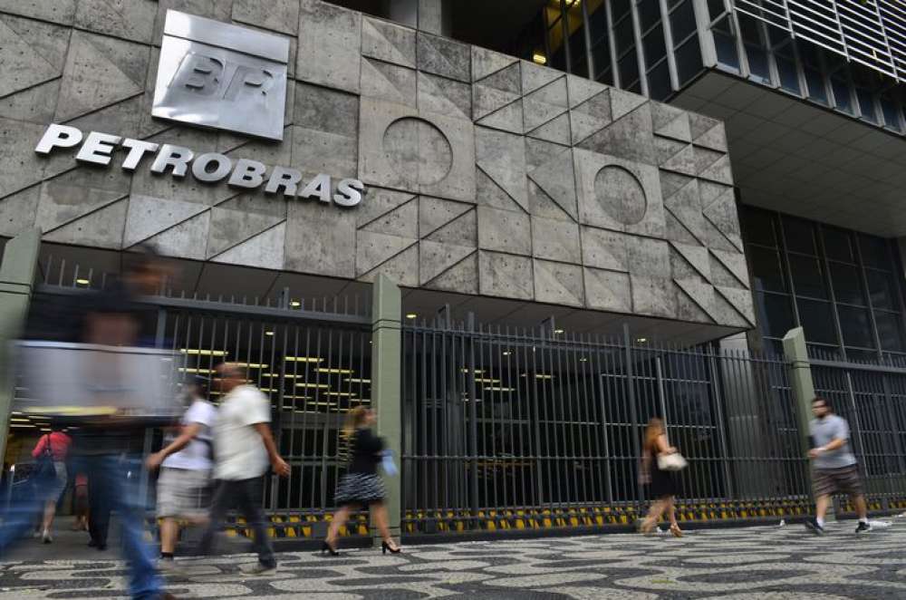 Petrobras refina 100% de óleo de soja pela primeira vez 