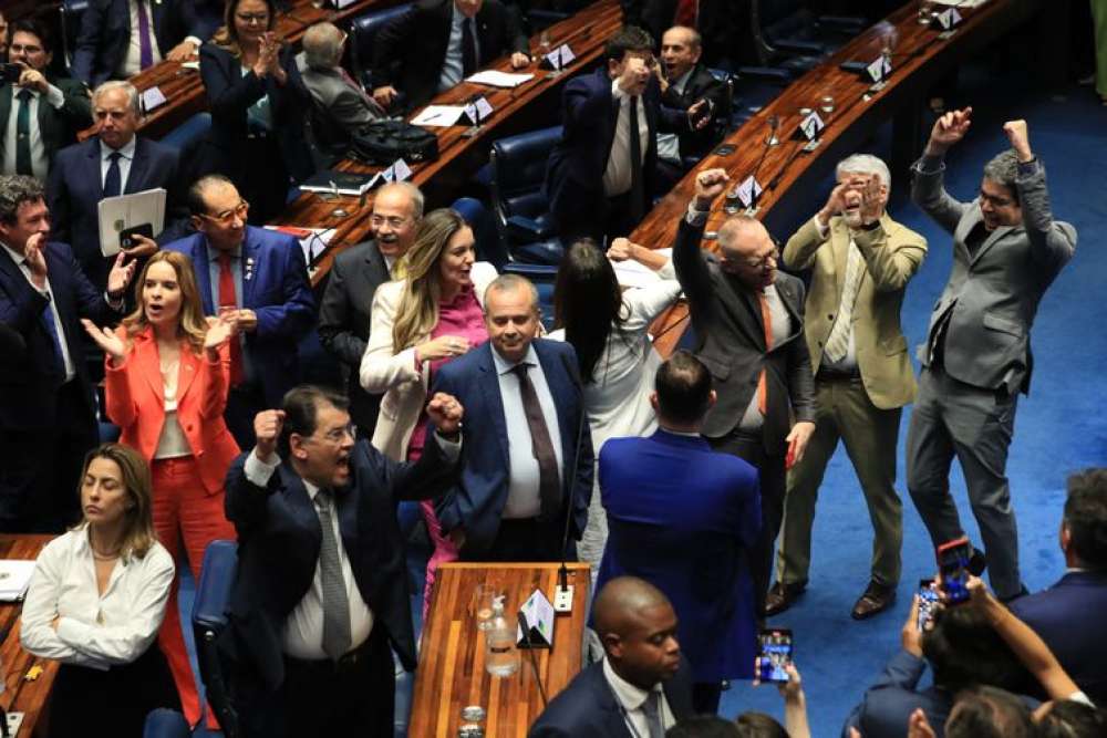 Senado aprova texto-base da reforma tributária em primeiro turno