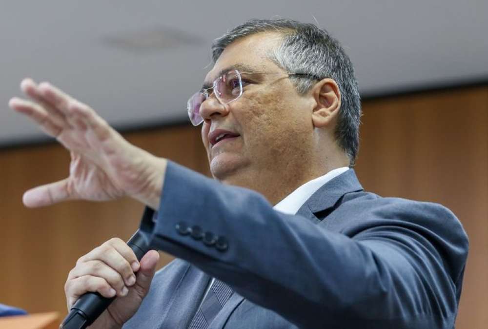 PF é independente para apurar suspeita de terrorismo, garante Dino