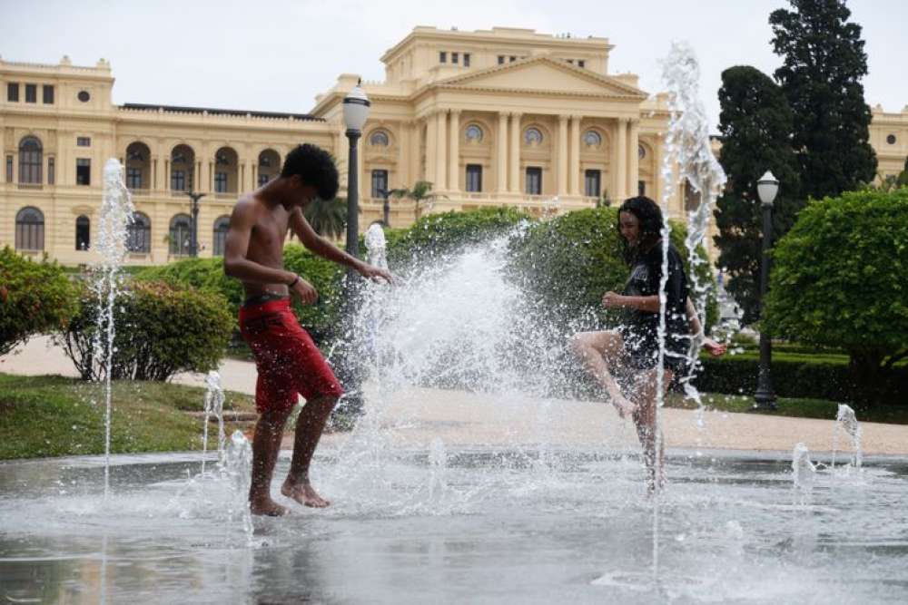 Onda de calor atinge sete estados no fim de semana 