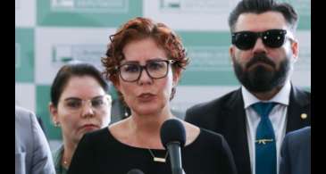 Carla Zambelli nega ter contratado hacker para prejudicar Moraes