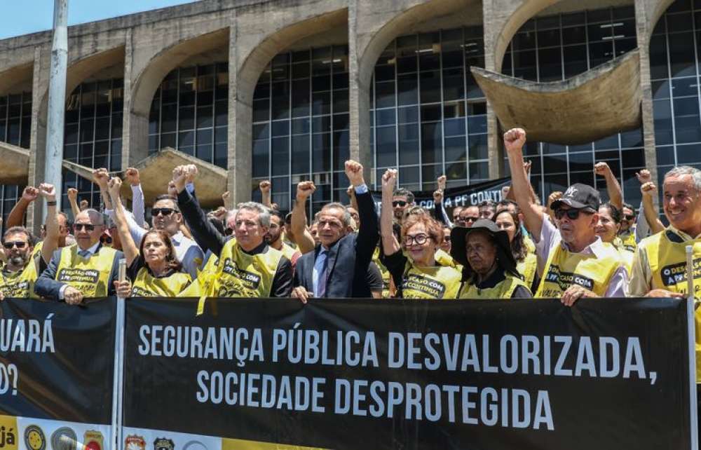 Policiais federais fazem mobilização por reestruturação de carreiras