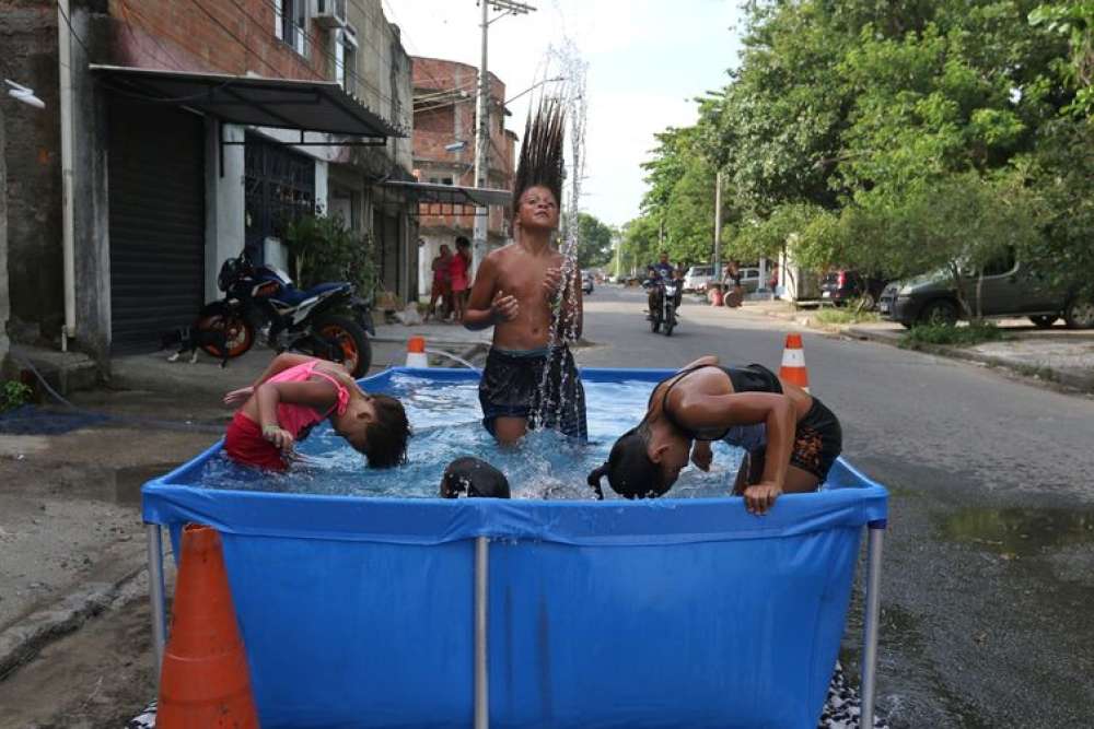 Rio tem calor recorde e sensação térmica beira os 60°C nesta sexta