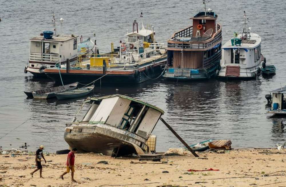 Seca no Amazonas cria dificuldades para deslocamento de ribeirinhos