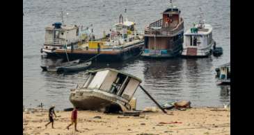 Seca no Amazonas cria dificuldades para deslocamento de ribeirinhos