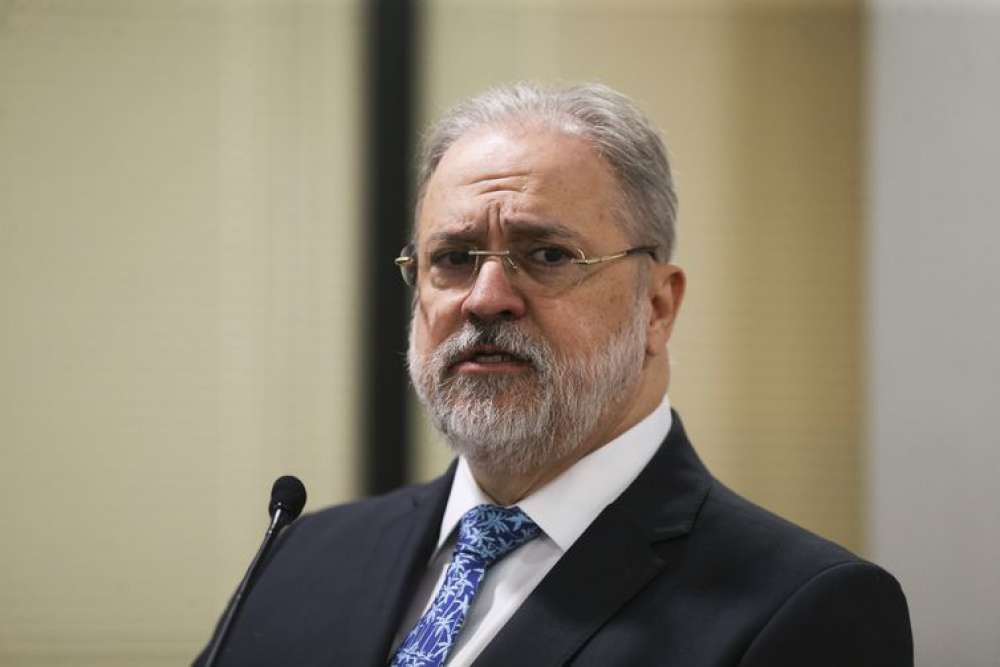 PGR pede que STF suspenda parte de indulto natalino