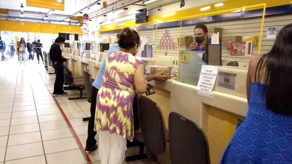 Trabalhadores dos Correios avaliam greve na semana da Black Friday