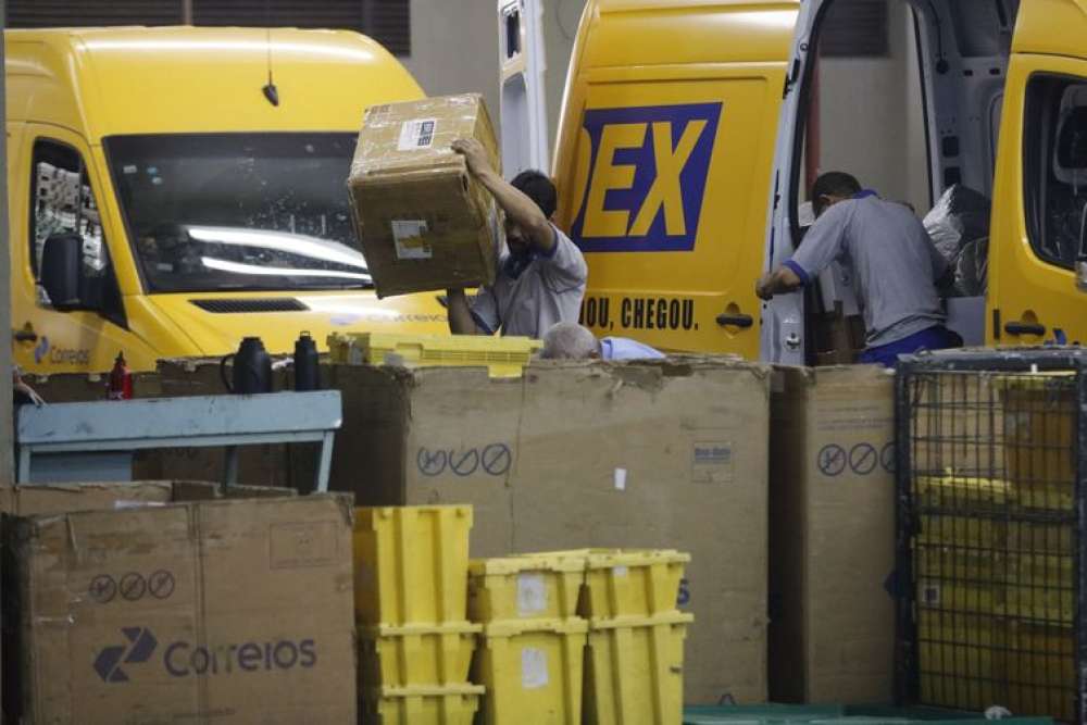 Empregados dos Correios desistem de greve na véspera da Black Friday