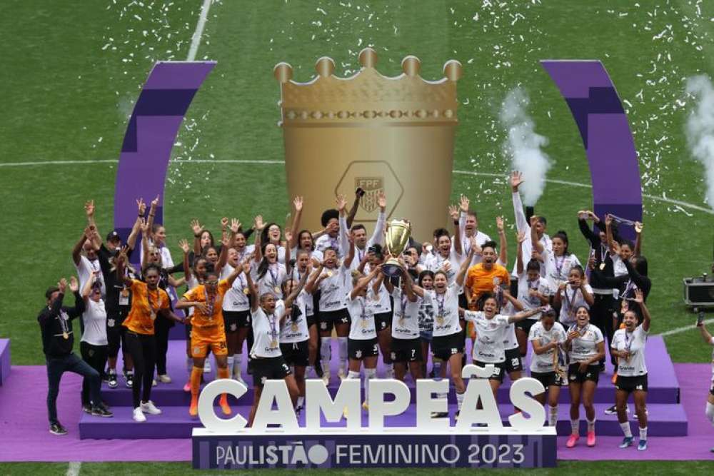 Corinthians é tetra no Paulistão e Inter é campeão do Gaúcho Feminino