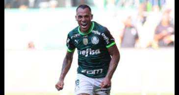 Palmeiras vence e coloca mão na taça do Campeonato Brasileiro