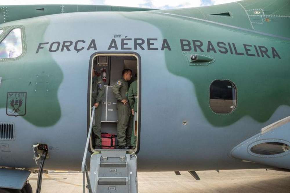 Voo para resgatar mais brasileiros em Gaza decola na quinta