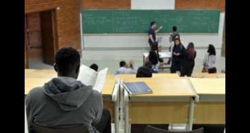 Entrada de professores negros em universidades públicas é abaixo de 1%