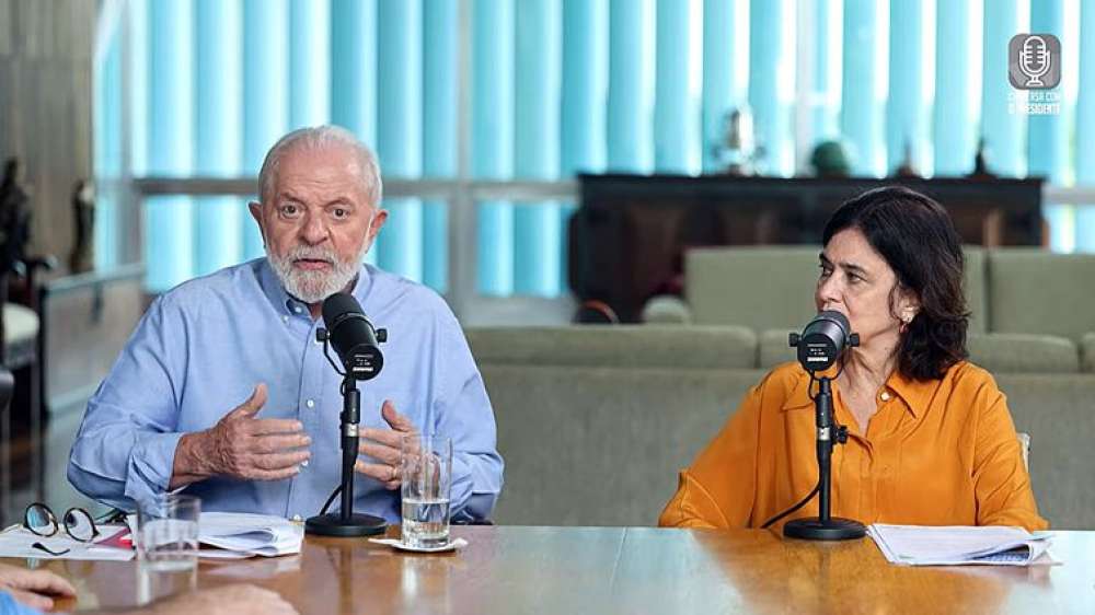 Lula: é preciso criminalizar quem divulga fake news sobre vacinas