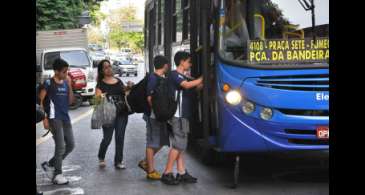 Volume de serviços recua 0,6% em outubro, revela IBGE