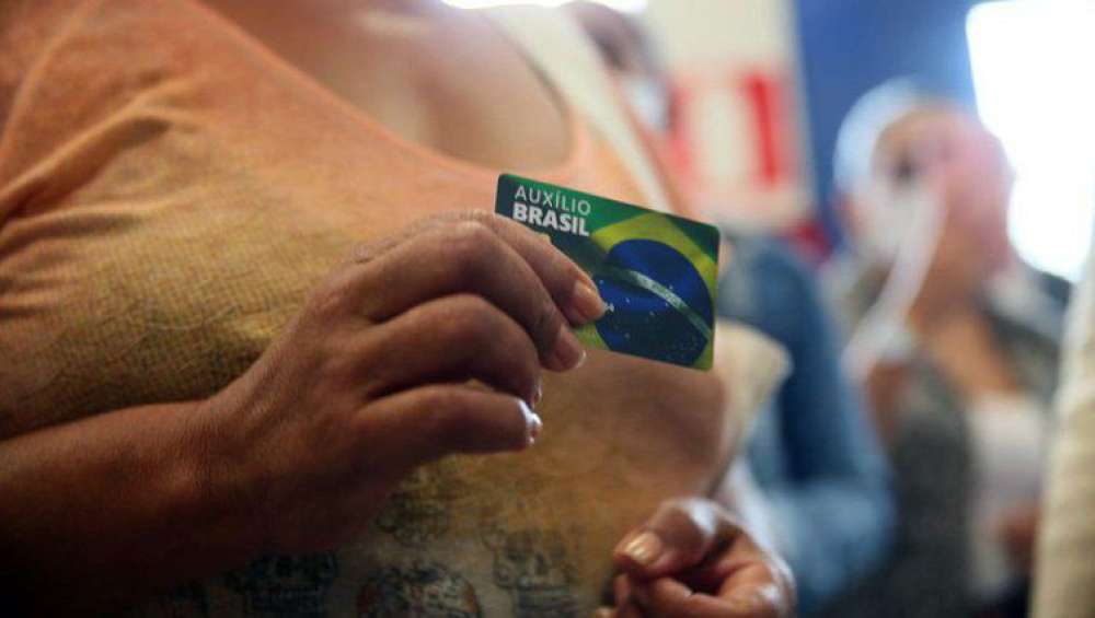 Divulgado calendário de pagamentos do Auxílio Brasil para 2023