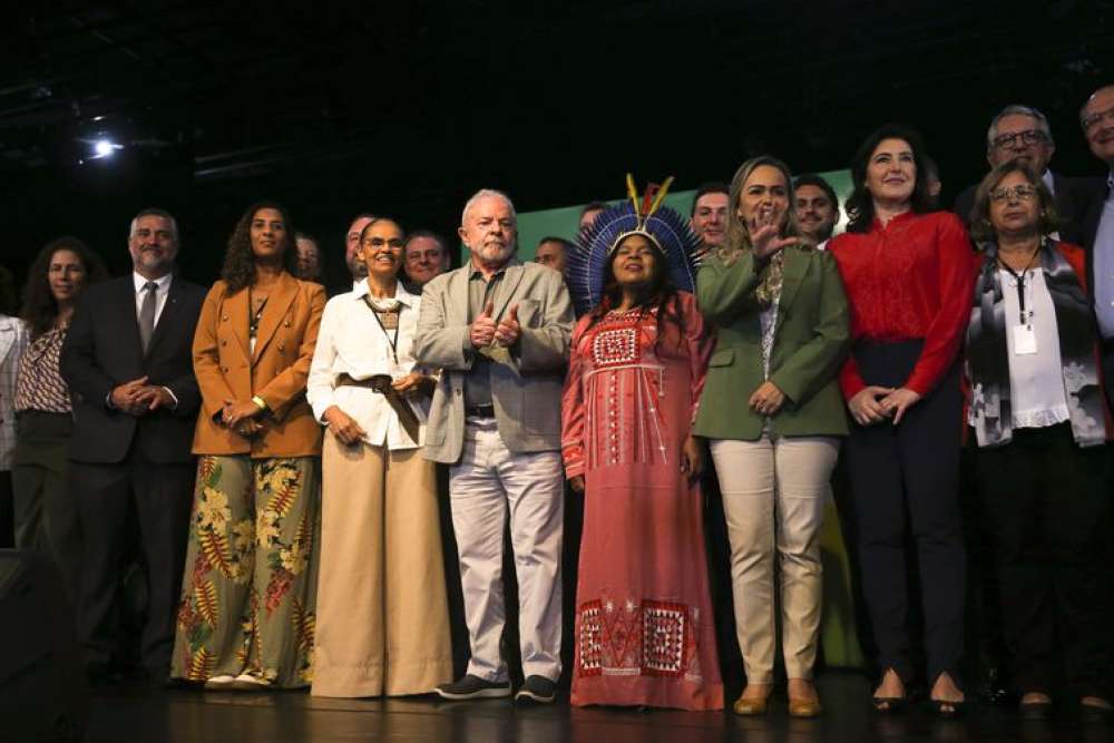 Novo governo terá 11 ministérios comandados por mulheres