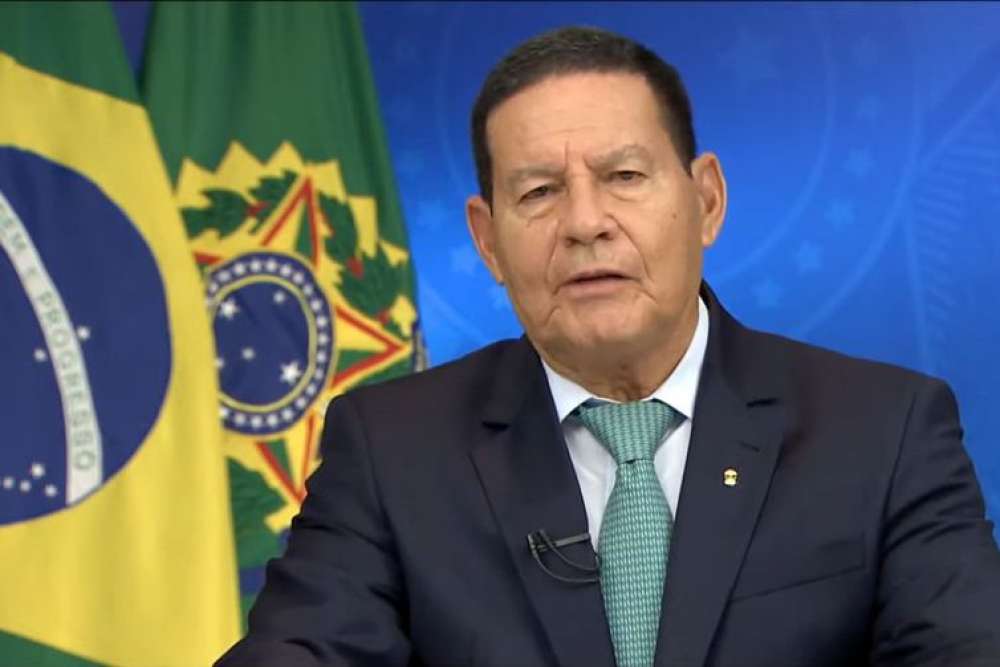 Mourão: Brasil muda de governo a partir de janeiro, mas não de regime