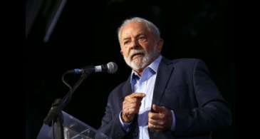 Lula entra para a história da redemocratização com 3º mandato