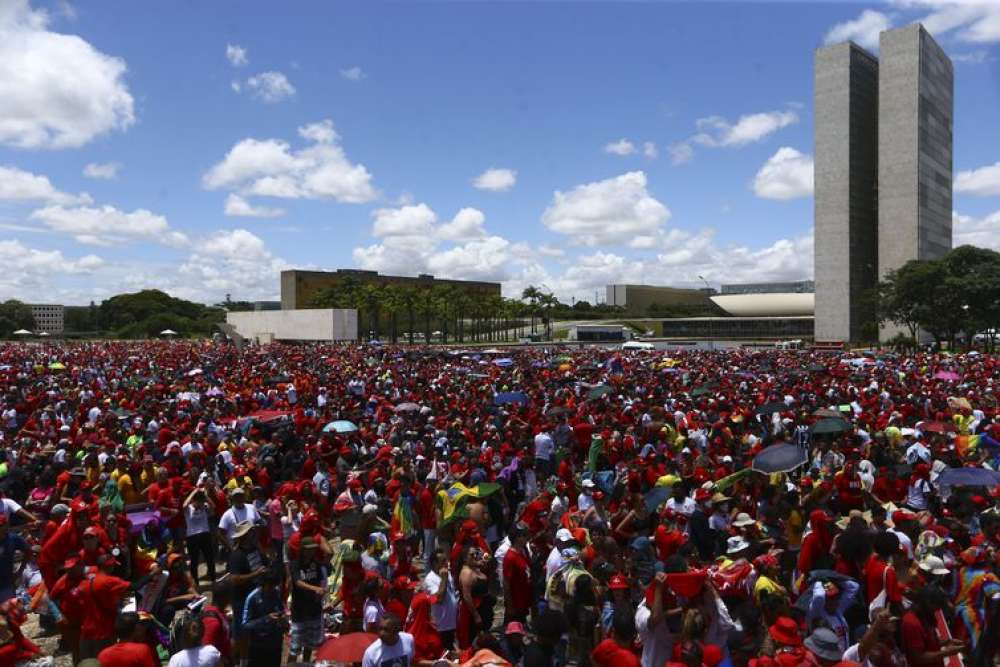 Milhares vem a Brasília para festejar a posse de Lula