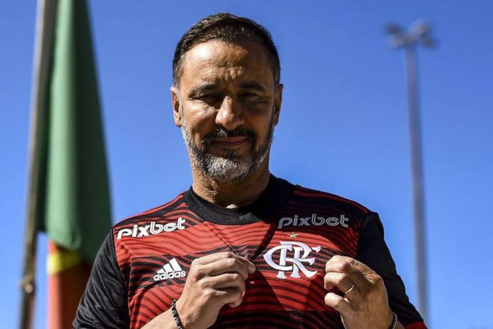 Técnico Vítor Pereira retorna ao Brasil para comandar o Flamengo