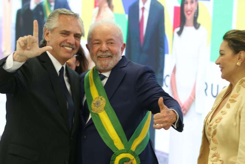 Lula vai estrear agenda internacional com viagem à Argentina