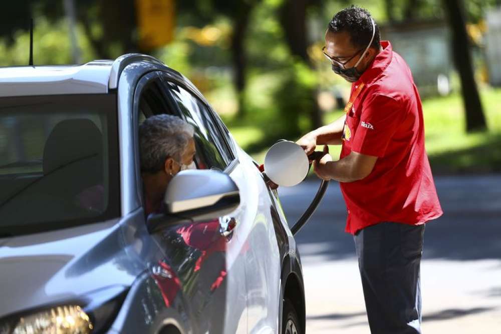 Procon-SP orienta a não abastecer com preço de combustível reajustado