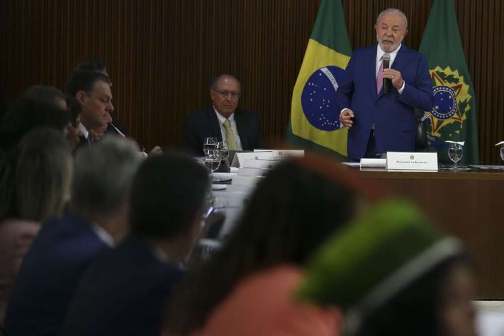 Lula defende crescimento com responsabilidade e seguridade social