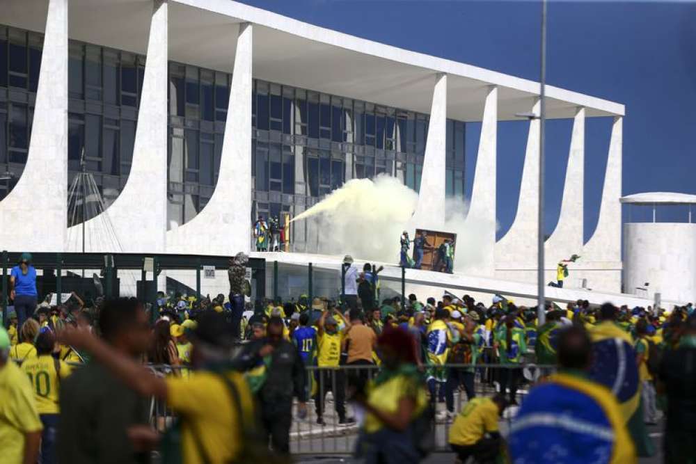 Invasões aos Três Poderes: PGR determina abertura de inquérito