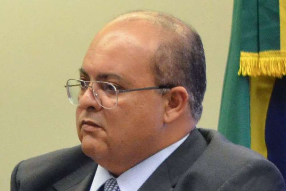 Moraes afasta governador do Distrito Federal por 90 dias