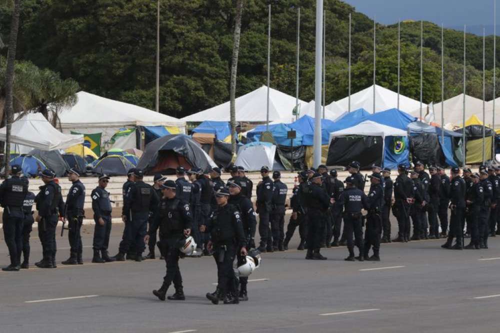 Presos no QG do Exército chegam a 1.200; 204 foram detidos domingo  