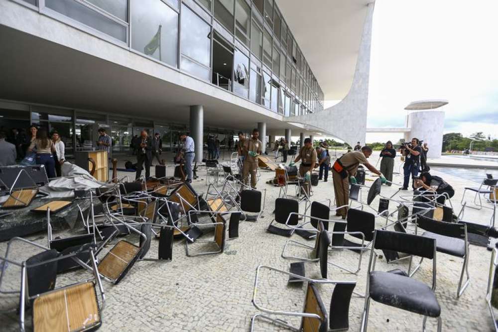 Manifestação na USP pede punição por atos antidemocráticos em Brasília