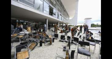 Manifestação na USP pede punição por atos antidemocráticos em Brasília