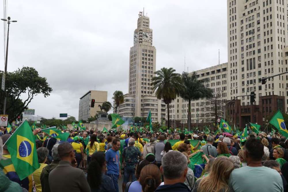 Bolsonaristas desmontam acampamento em frente ao Comando Militar no RJ