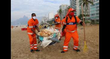 Rio: Comlurb antecipa ação de conscientização de banhistas sobre lixo