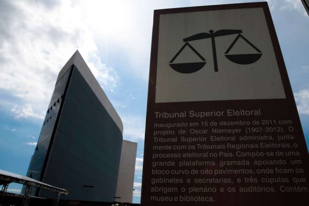 Justiça Eleitoral recebe 10,8 mil denúncias de propaganda irregular