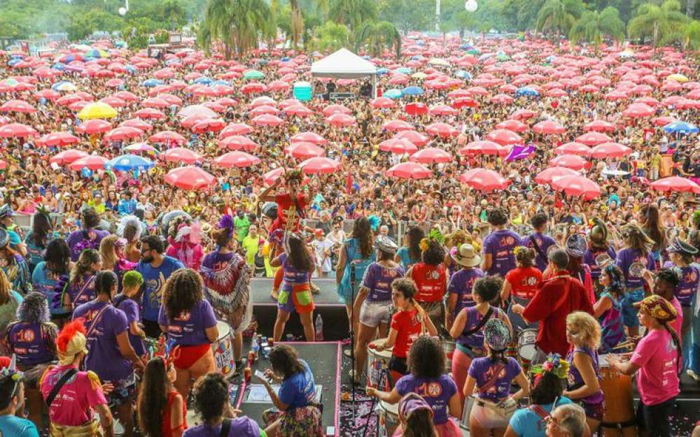 Dia de São Sebastião é comemorado no Rio com desfile de blocos