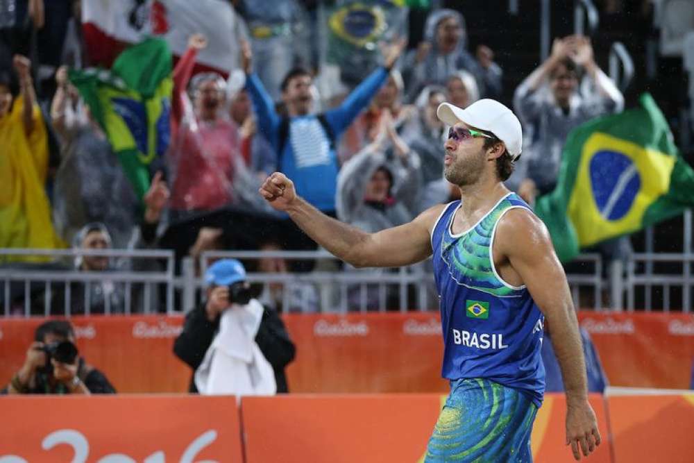 Vôlei de Praia: campeão olímpico Bruno Schmidt anuncia aposentadoria