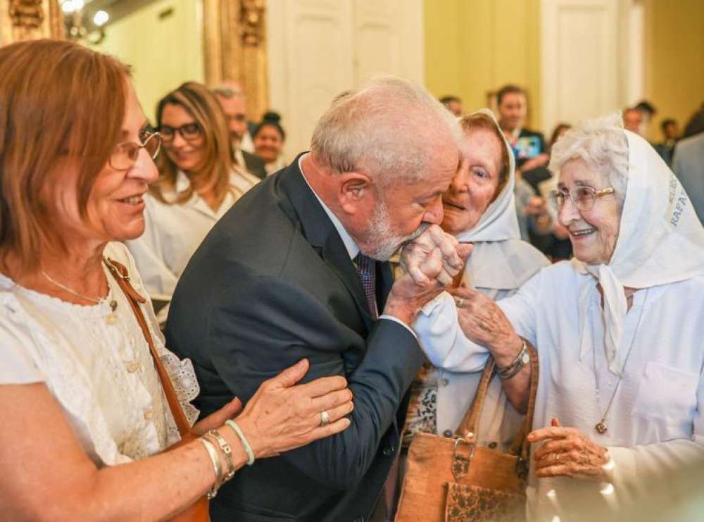 Argentina: Lula se encontra Mães e Avós da Praça de Maio 