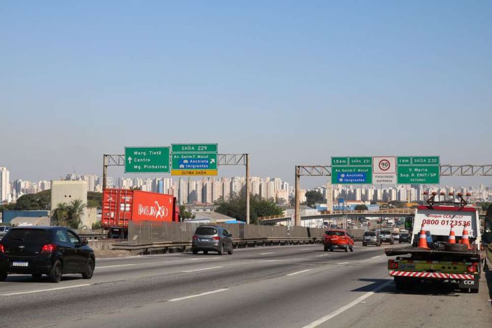 Feriado de aniversário de SP movimenta rodovias para inerior e litoral