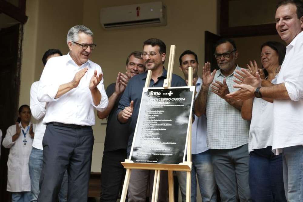 Rio inaugura Super Centro de Vacinação em edifício histórico