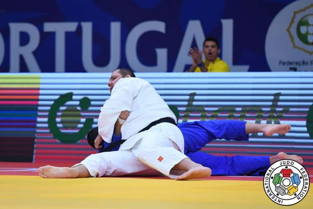 Baby vence duelo brasileiro e leva bronze no Grand Prix de Almada