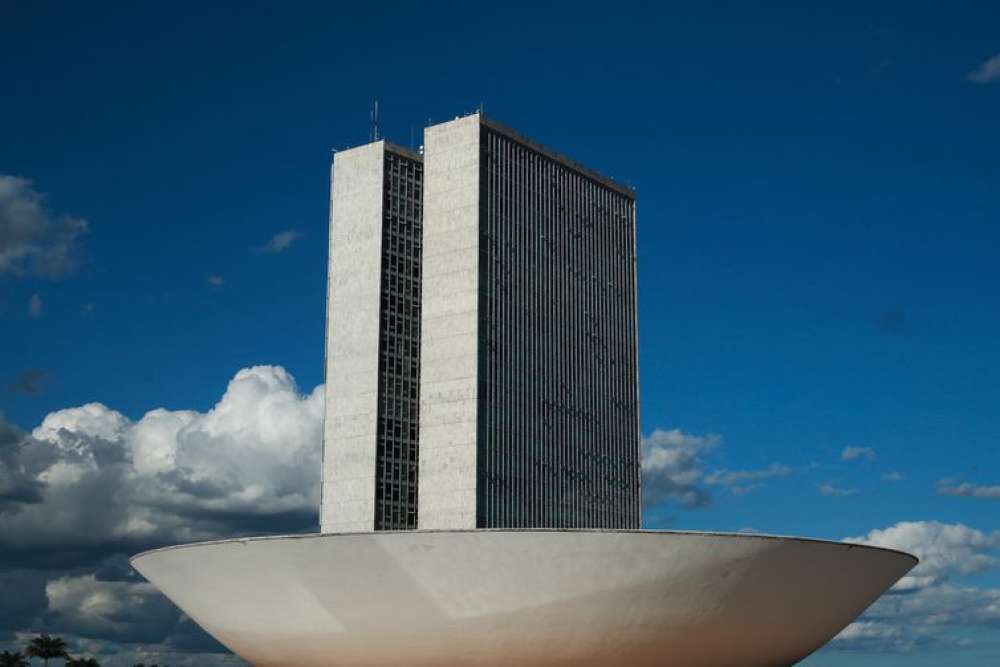 Três parlamentares disputam a presidência da Câmara dos Deputados