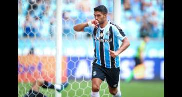 Suárez faz dois e Grêmio vence para manter liderança no Gaúcho