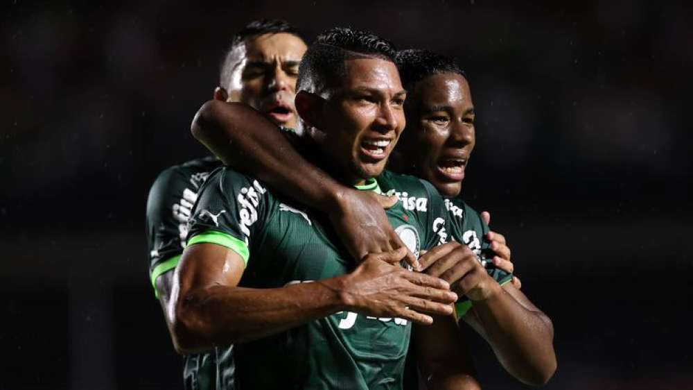 Palmeiras derrota Santos com facilidade no Morumbi