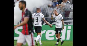 Com gols de Roger Guedes e Adson, Corinthians vence o Botafogo-SP