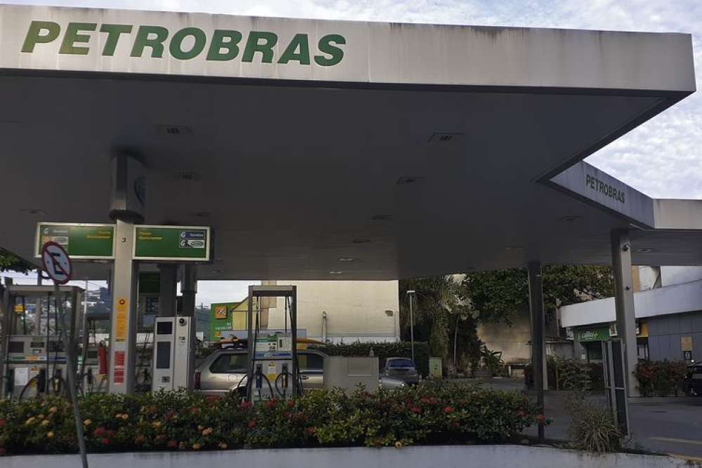 Petrobras anuncia redução de R$ 0,40 no preço do diesel