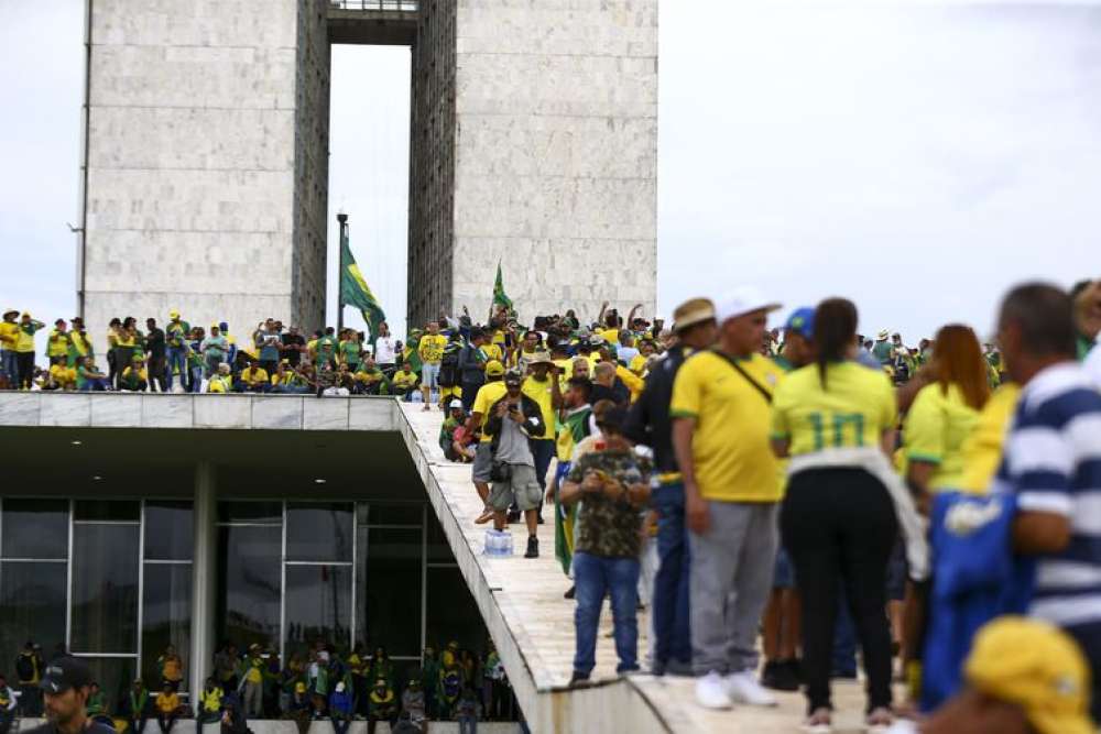 AGU pede que bloqueio de bens de golpistas suba para R$ 20,7 milhões