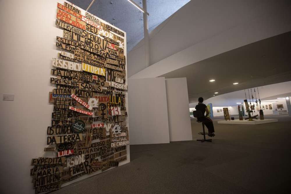 Exposição gratuita celebra a democracia brasileira, em Brasília