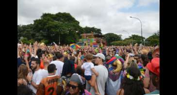 Carnaval de rua de SP tem mais de 180 desfiles neste fim de semana